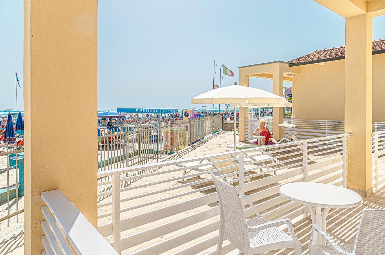 Hotel Royal Inn San Mauro Mare Экстерьер фото